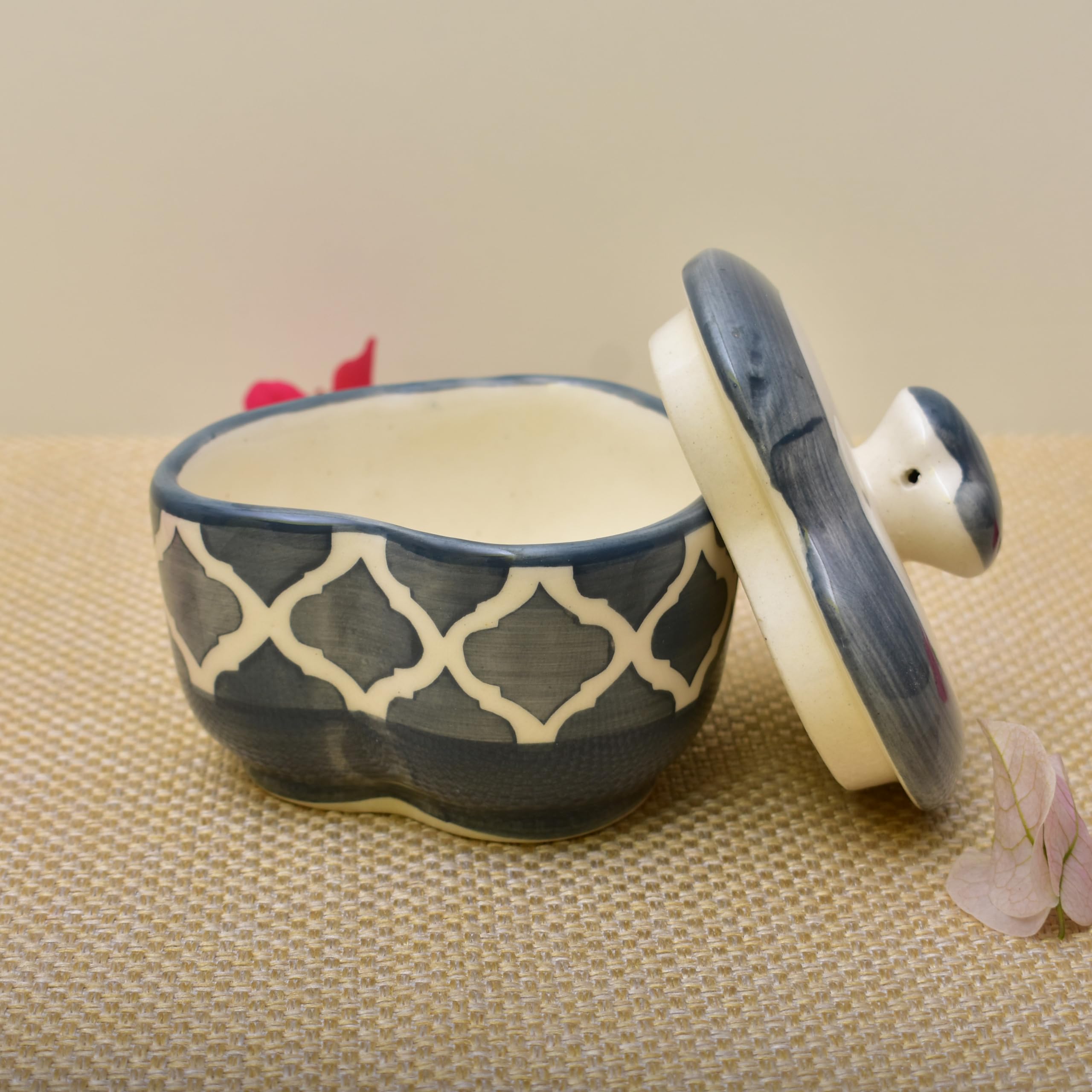 Kunhar Multipurpose Ceramic Donga – Grey Chidi | 350 ML Lidded Serving Donga | Microwave & Dishwasher Safe | Ideal for Gravy, Dal, Curry & More