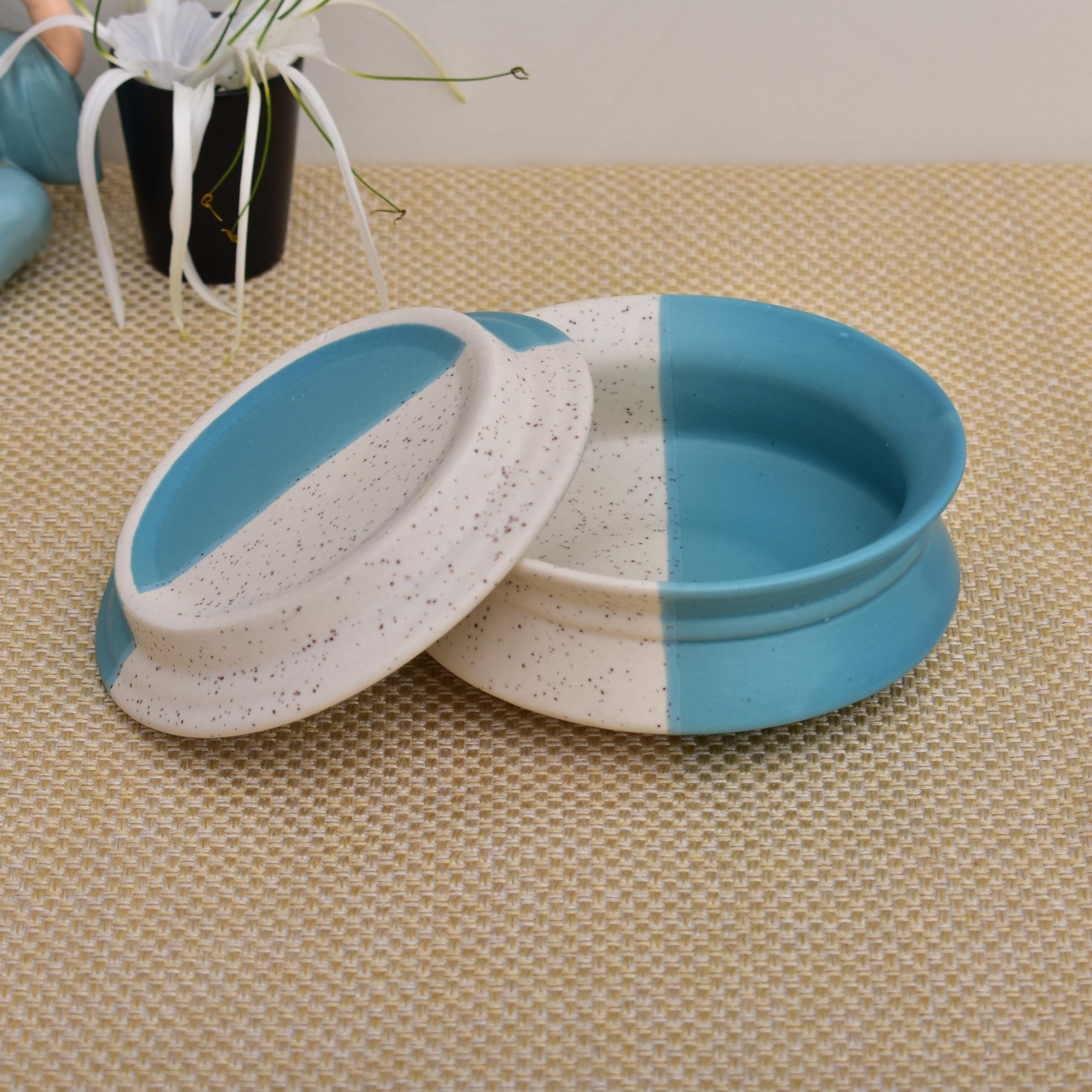 Kunhar Ceramic Donga With Lid, Ceramic Serving Donga, 500 Ml, 1 Piece, White Blue